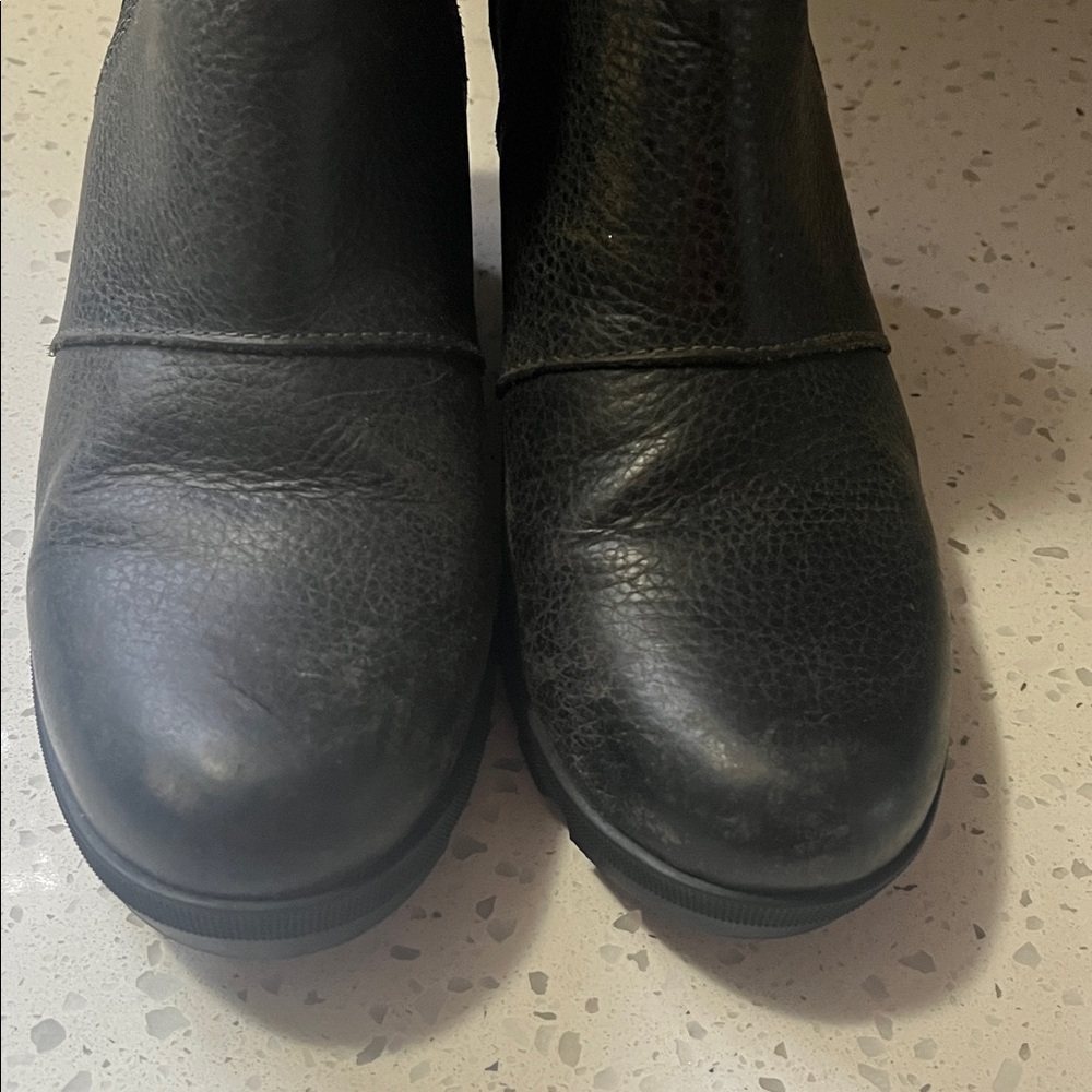 Sorel Black Textured Ankle Boots 8.5 wedge - Picture 4 of 7